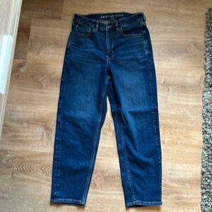 NWOT American eagle mom jeans short size 8 stretch